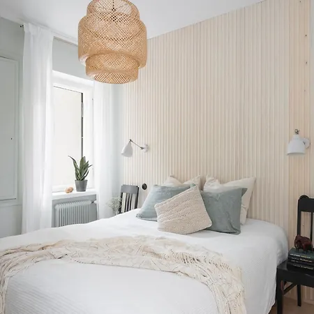 Apartment 1 Bedroom Close To Subway And Seaside
